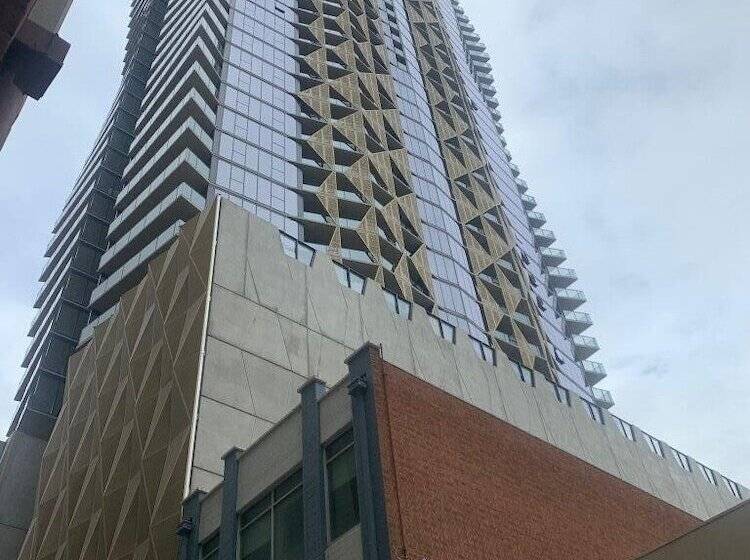 Отель Rnr Rundle Mall