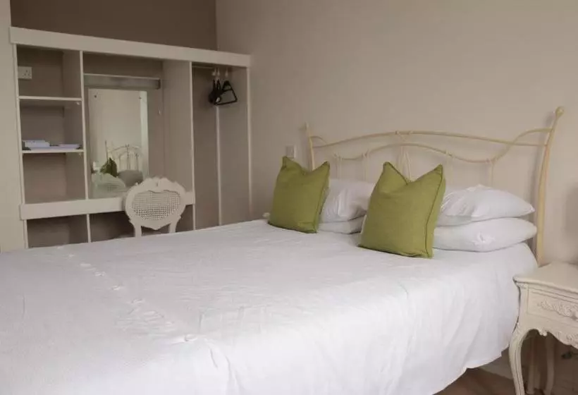 ベッドアンドブレックファースト The Hawk & Buckle Inn