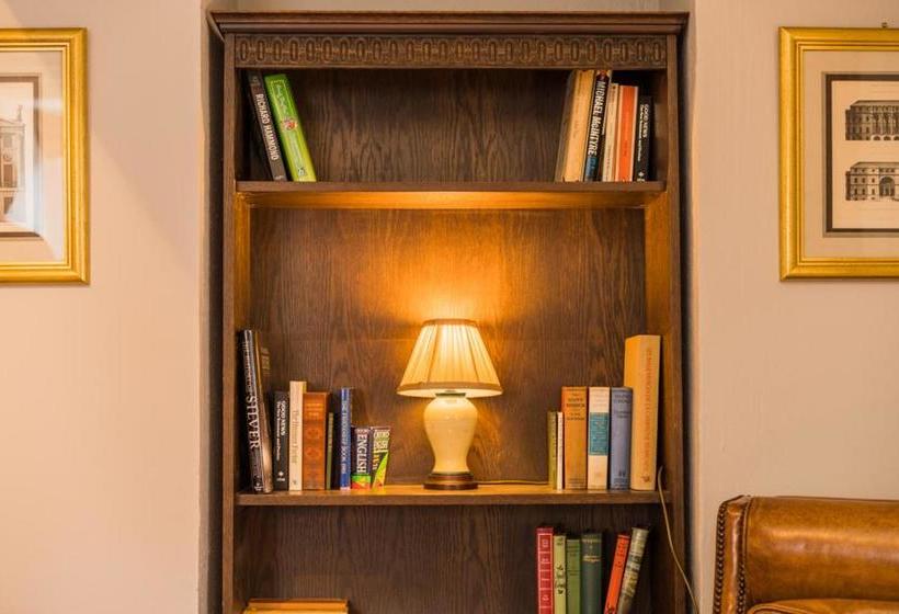 Bed and Breakfast The Hawk & Buckle Inn