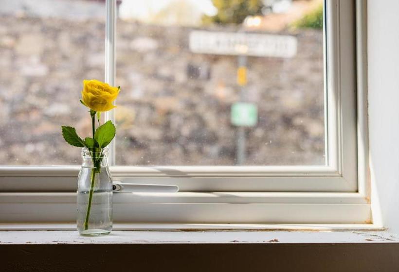 Bed and Breakfast The Hawk & Buckle Inn