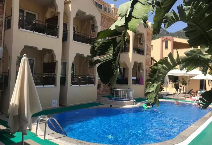 Gözdem Apart