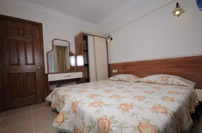 Gözdem Apart