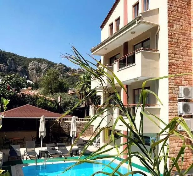 Gözdem Apart