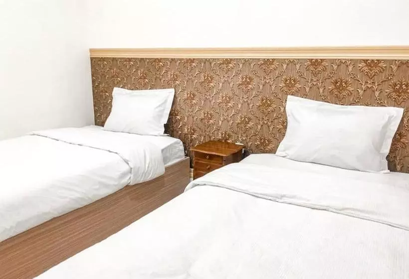 Hotelli Adisa Homestay Near Saiful Anwar Malang