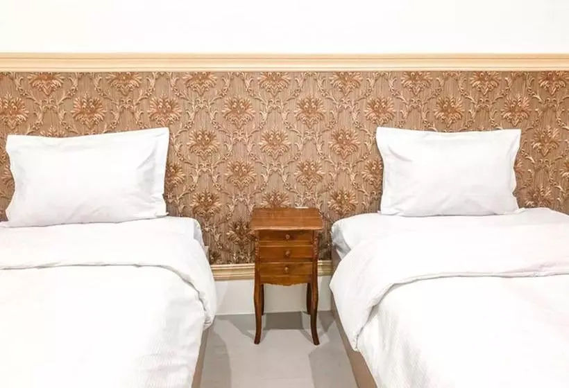 Hotelli Adisa Homestay Near Saiful Anwar Malang