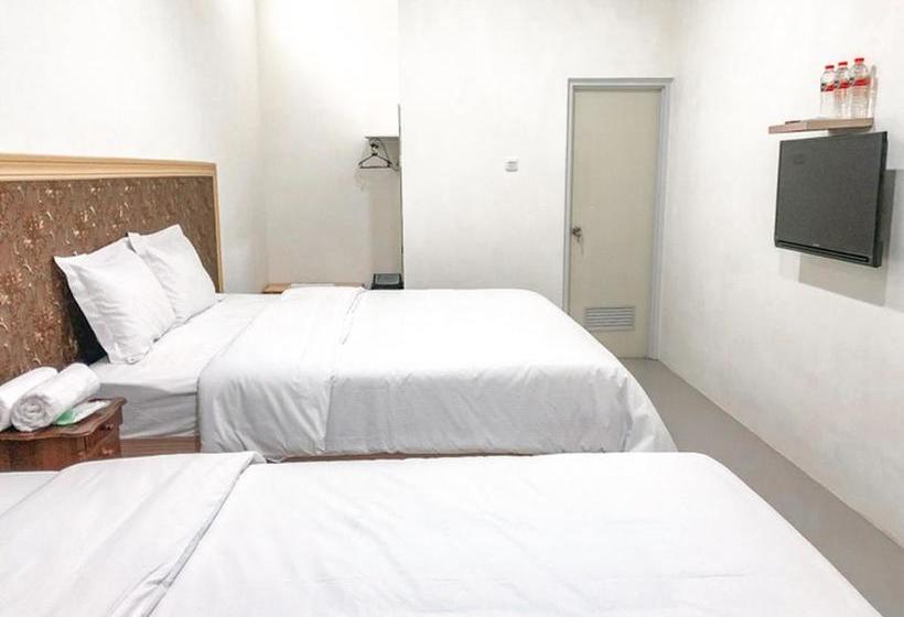 Hotel Adisa Homestay Near Saiful Anwar Malang