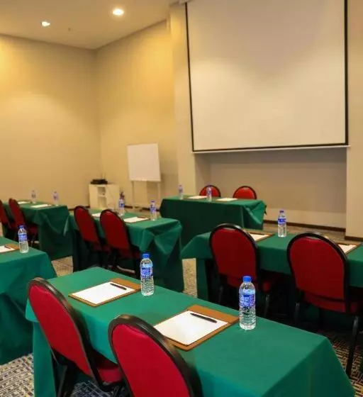 Hotelli D Elegance Grand Bandar Seri Alam