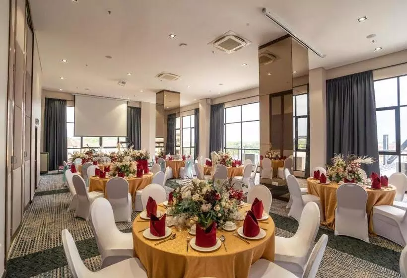 Hotelli D Elegance Grand Bandar Seri Alam