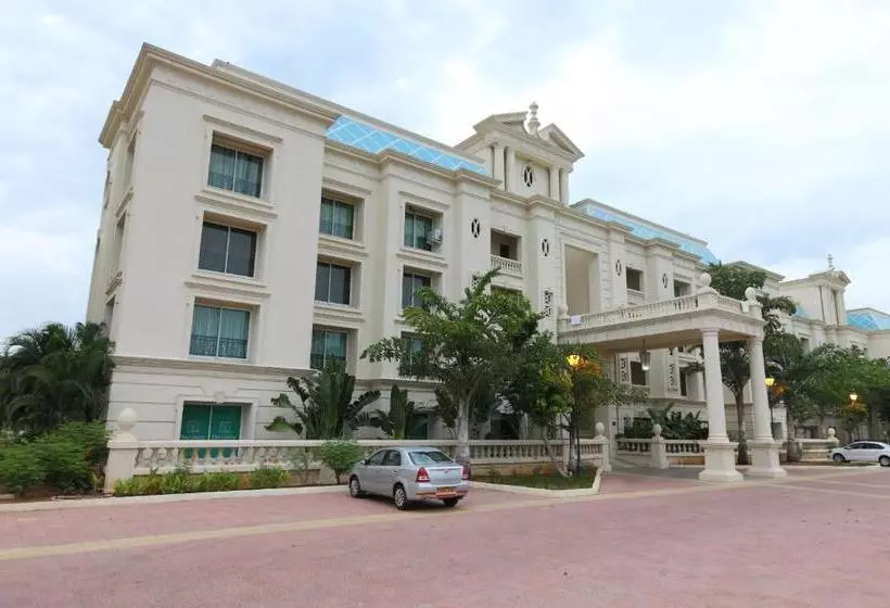 Hotelli Oyo 6954 The Lawns Oragadam