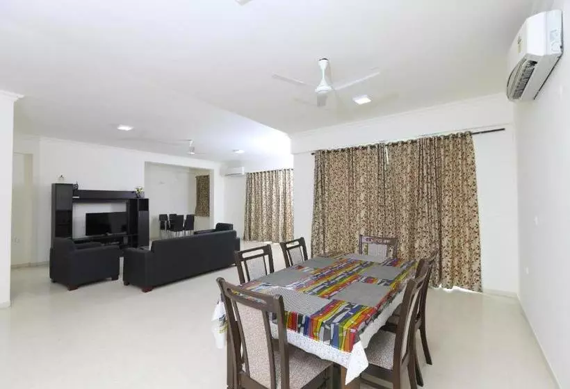 Hotelli Oyo 6954 The Lawns Oragadam