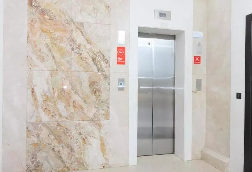 Hotelli Oyo 6954 The Lawns Oragadam