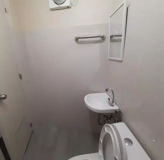 ホテル Oyo 733 P3k Suites 2