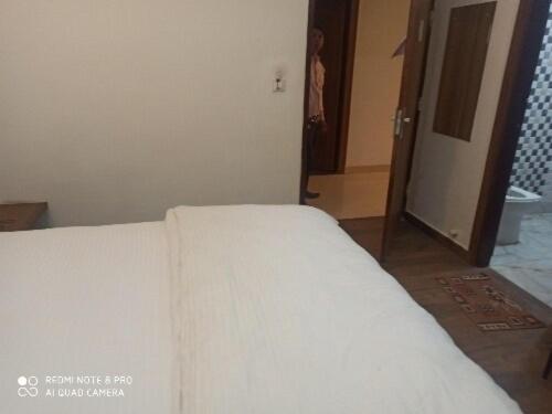 בית מלון כפרי Oyo 79581 B S Palace