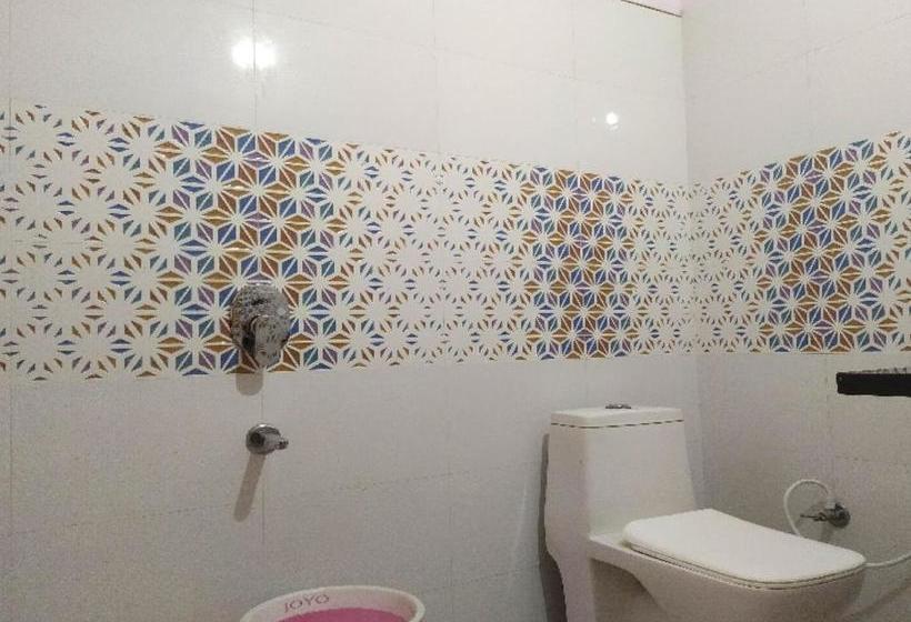 בית מלון כפרי Oyo 79581 B S Palace