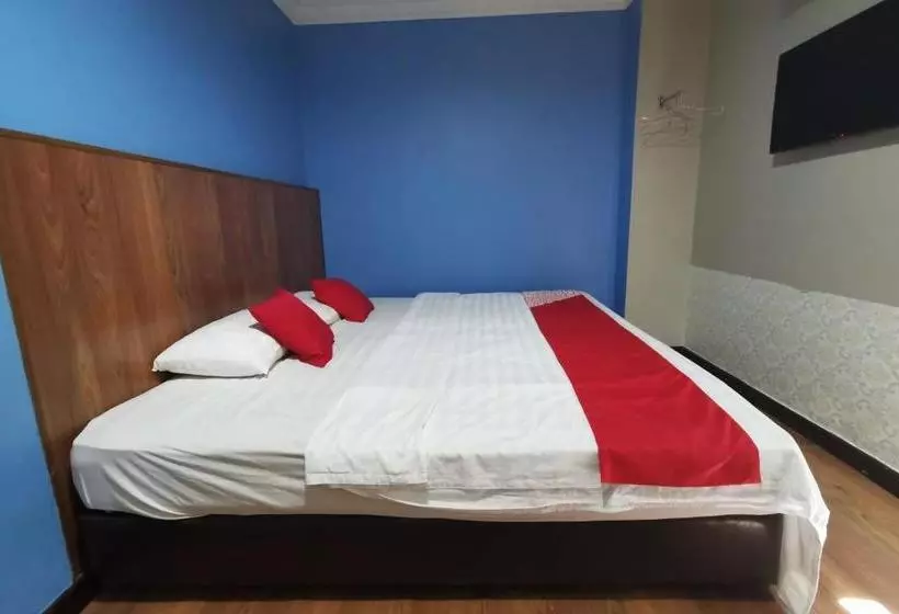 Hotelli Oyo 90240 Glory Inn