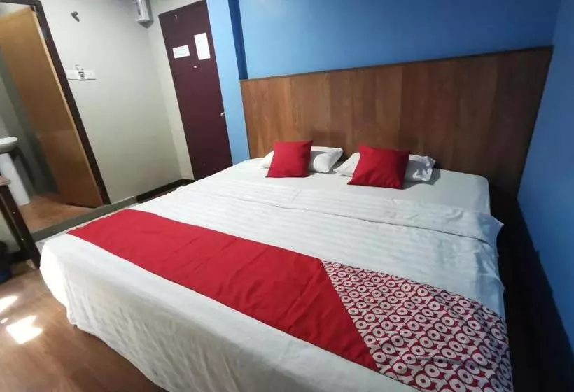 Hotelli Oyo 90240 Glory Inn