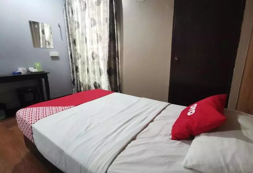 Hotelli Oyo 90240 Glory Inn