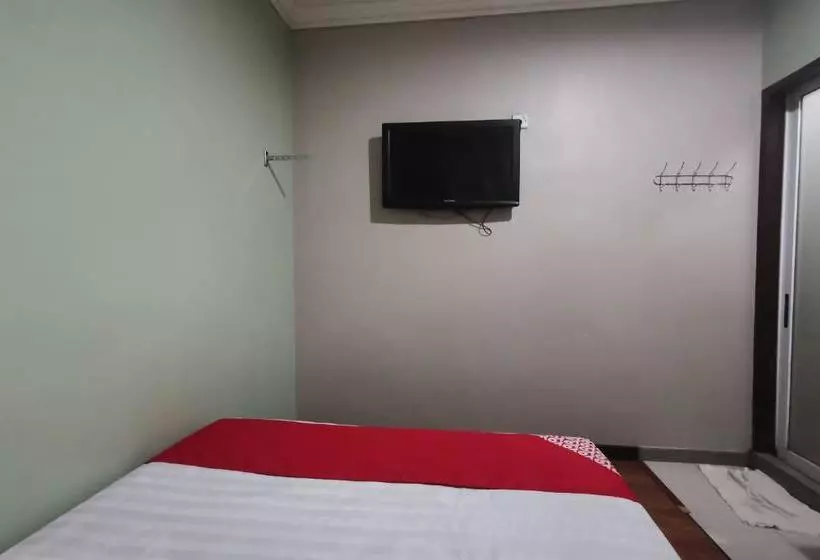 Hotelli Oyo 90240 Glory Inn
