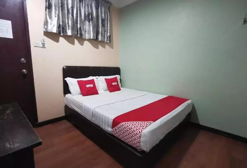 Hotelli Oyo 90240 Glory Inn