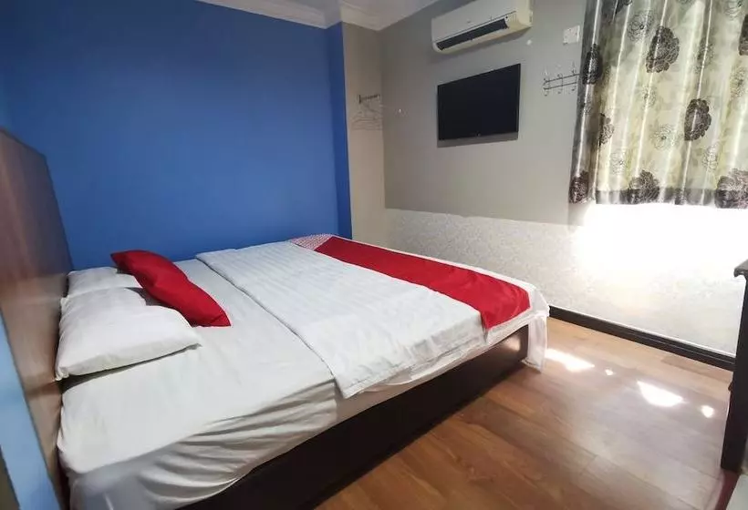 Hotelli Oyo 90240 Glory Inn