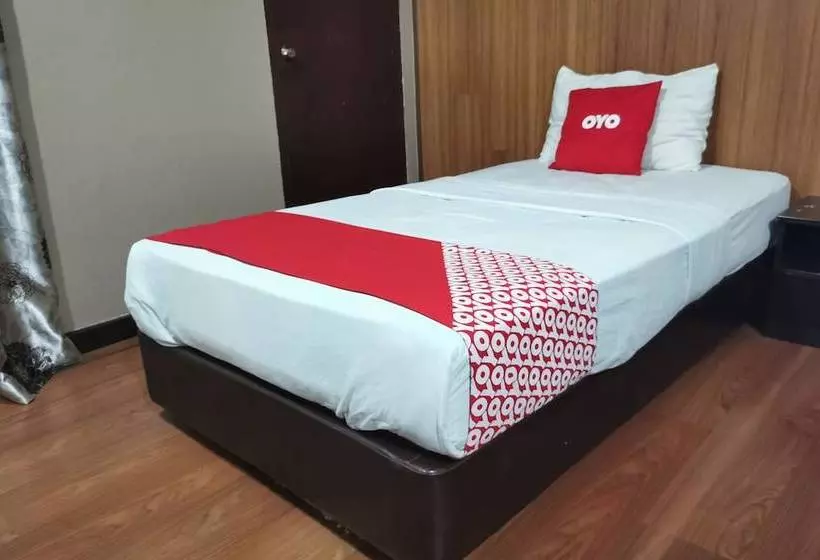 Hotelli Oyo 90240 Glory Inn