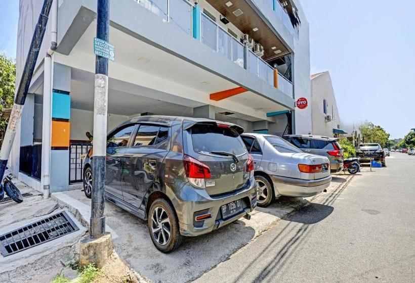 Hotel Oyo 90366 Homestay 81 Baloi