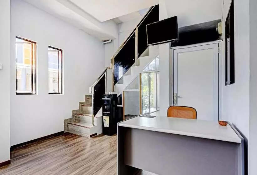 ホテル Oyo 90366 Homestay 81 Baloi