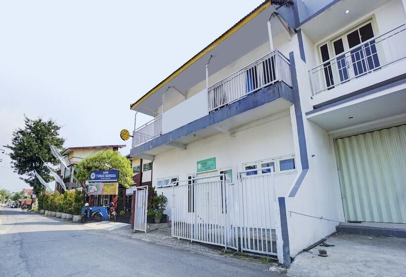 Spot On 90349 Edotel Tebe Syariah