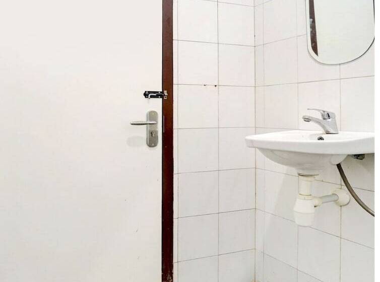 Spot On 90349 Edotel Tebe Syariah