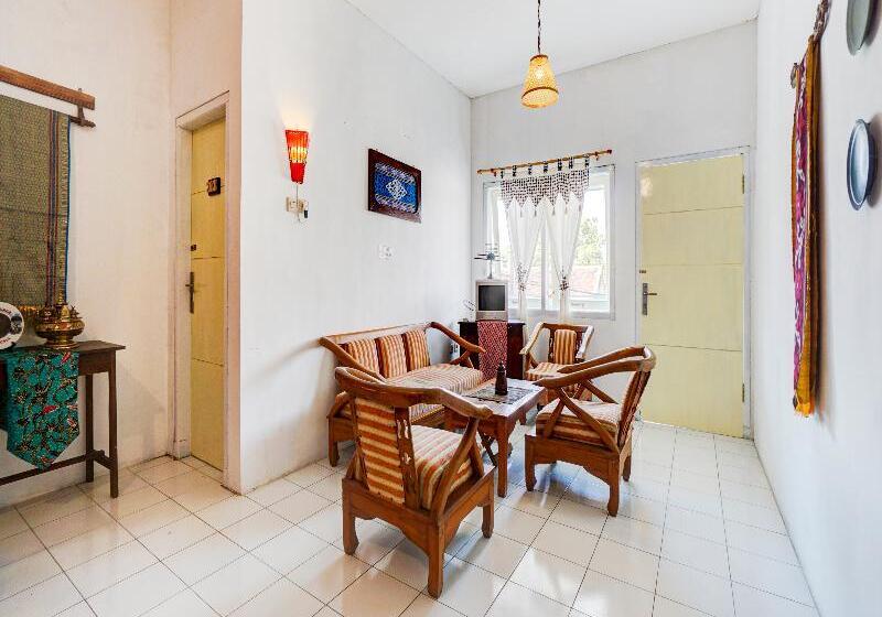 Spot On 90349 Edotel Tebe Syariah