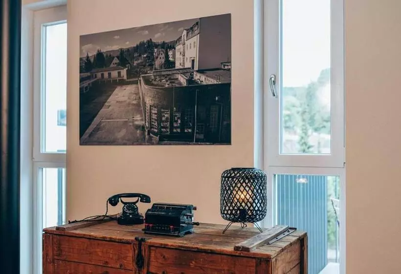 Weekly Boardinghouse