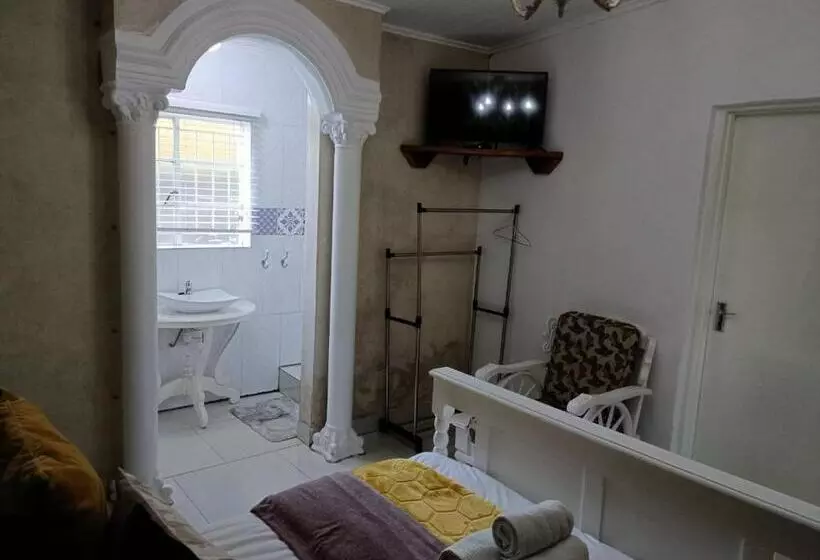 Aamiaismajoitus (B&B) Fountain Villa