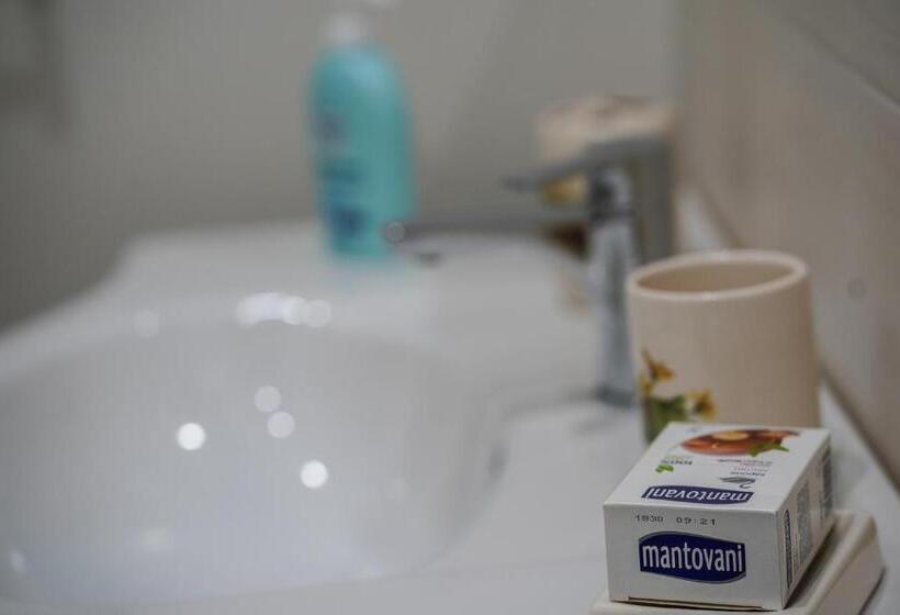 تختخواب و صبحانه Margherita 2.0