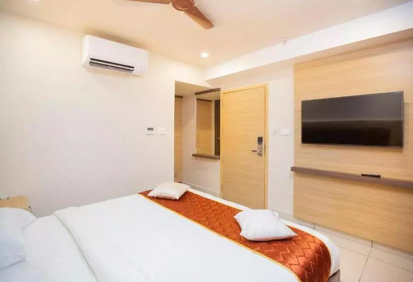 Hotelli Lee Benz Ark