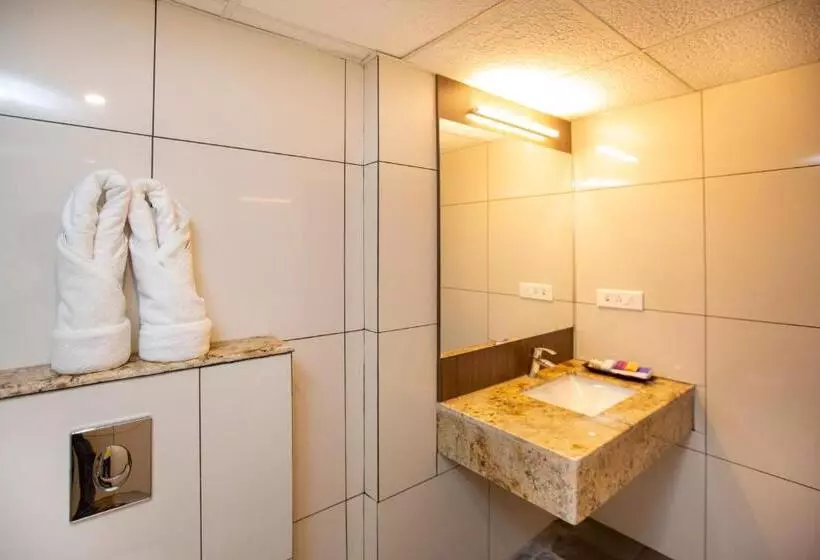 Hotelli Lee Benz Ark