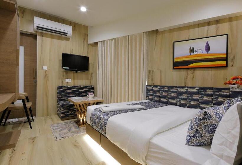 Hotel Elysian Residency