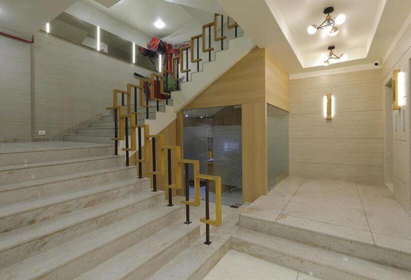 Hotel Elysian Residency