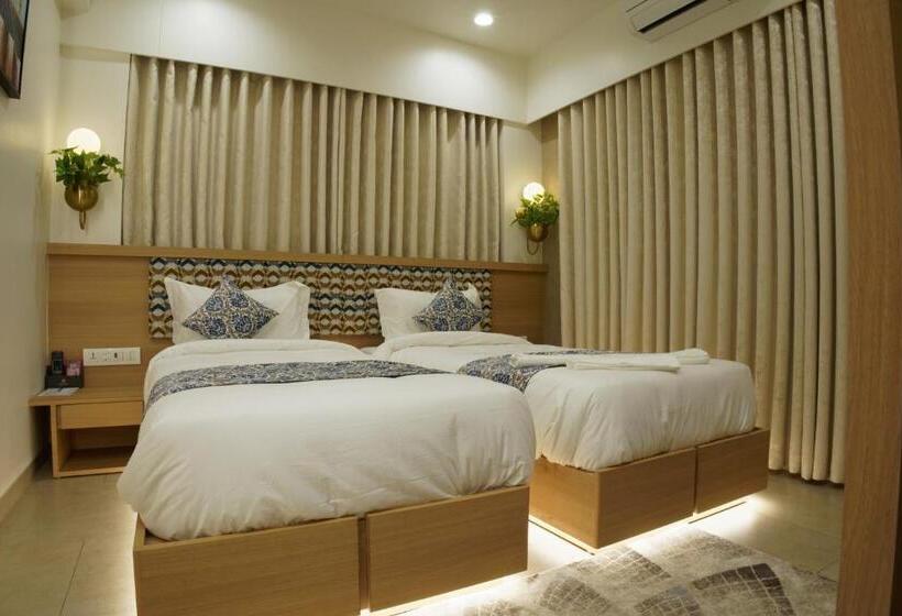 Hotel Elysian Residency