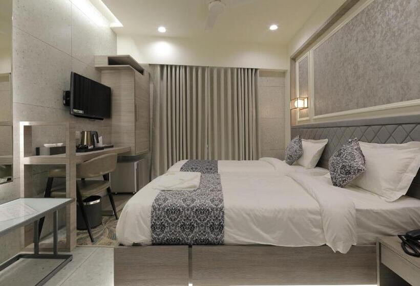 Hotel Elysian Residency