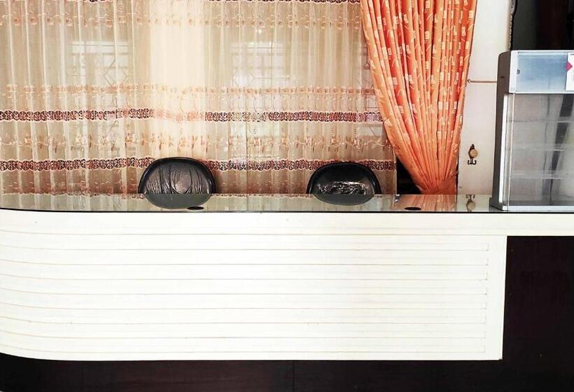 فندق Pertiwi Homestay Near Museum Angkut Batu Mitra Reddoorz