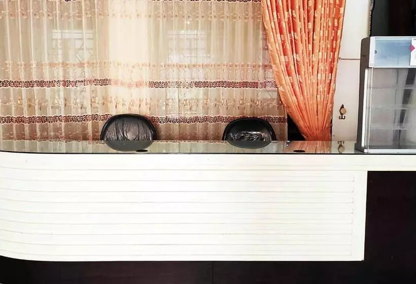 ホテル Pertiwi Homestay Near Museum Angkut Batu Mitra Reddoorz