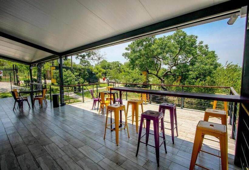 Отель Sleepover Kruger Gate