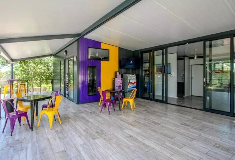 هتل Sleepover Kruger Gate