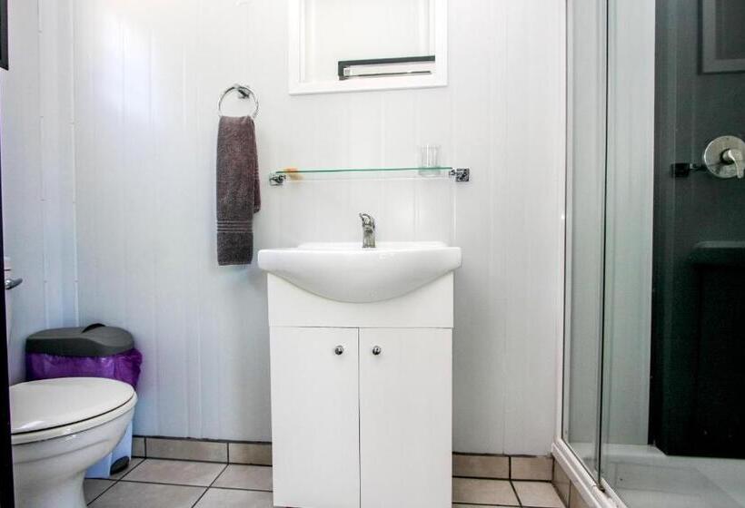 Отель Sleepover Kruger Gate