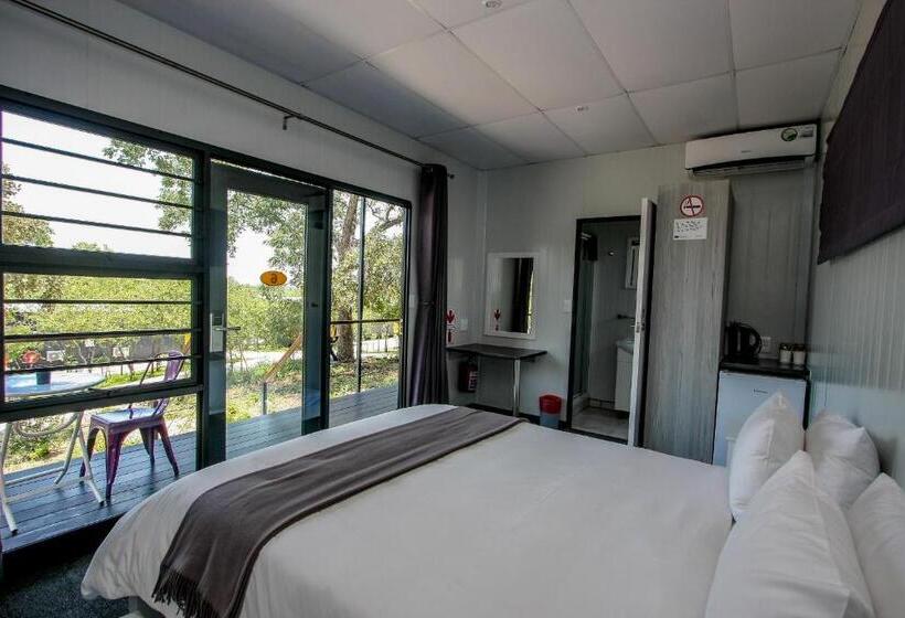 Отель Sleepover Kruger Gate