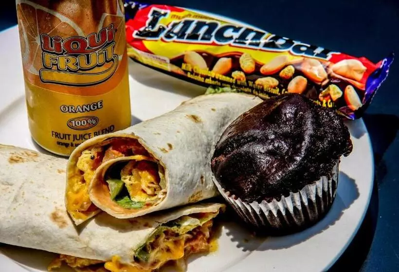 هتل Sleepover Kruger Gate