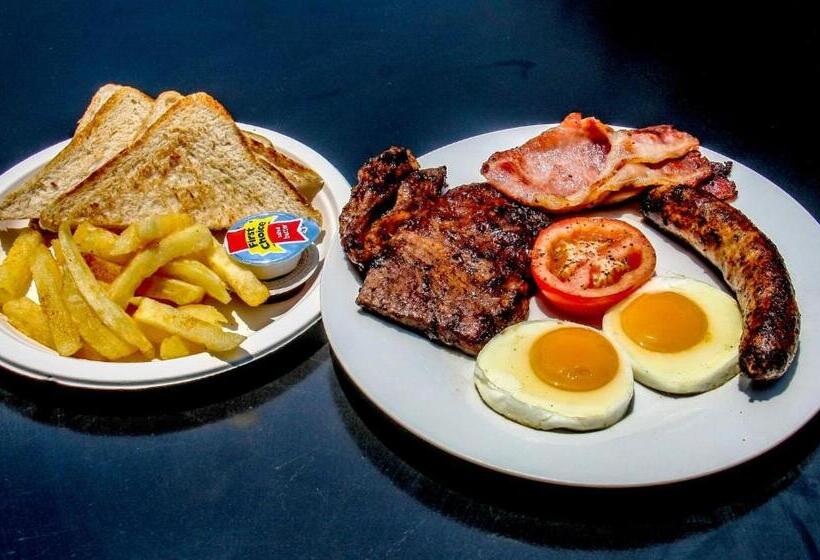 Отель Sleepover Kruger Gate