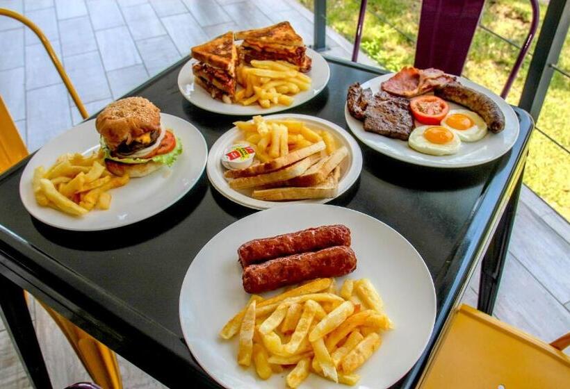 Отель Sleepover Kruger Gate