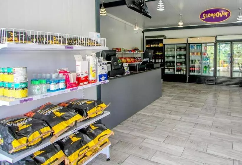 هتل Sleepover Kruger Gate