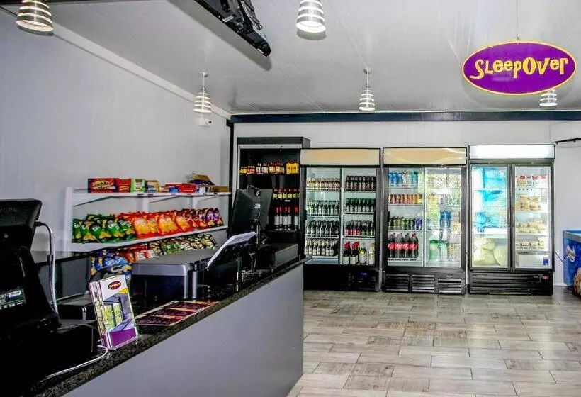 هتل Sleepover Kruger Gate